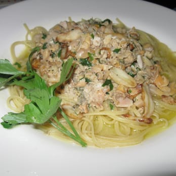 Michael's - Linguini with white clam sauce - Italian Near Me - Brooklyn, New York