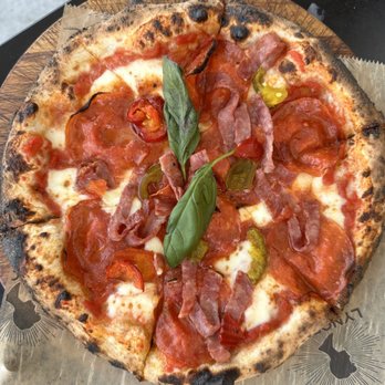 Lynora's Italian Kitchen - Piccante Pizza - Pizza Near Me - West Palm Beach, Florida