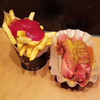 Curry & Co. - Currywurst and Fries - Curry Sausage Near Me - Leipzig, SN