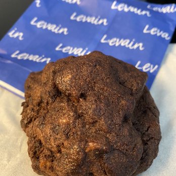 Levain Bakery - Back Bay, Boston - Dark chocolate peanut butter cookie - Bakeries Near Me - Boston, Massachusetts Levain Bakery - Back Bay, Boston - Dark chocolate peanut butter cookie - Bakeries Near Me - Boston, Massachusetts