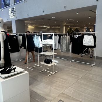 H&M - Women's Clothing Near Me - Antwerp, VAN H&M - Women's Clothing Near Me - Antwerp, VAN