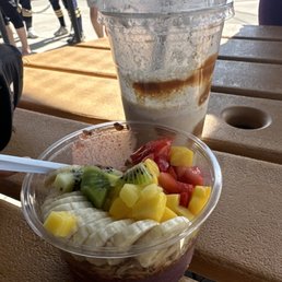 Açaí bowl and tres leches shake Açaí bowl and tres leches shake