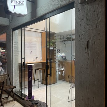 Oakberry - Ice Cream & Frozen Yogurt Near Me - Centro, RJ