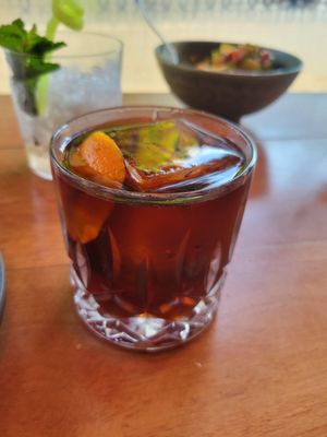 Izzy’s Cocktail Bar by null