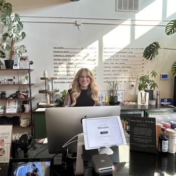 Grow Salon + Wine Bar - Amanda, great stylist - Hair Salons Near Me - Georgetown, Texas Grow Salon + Wine Bar - Amanda, great stylist - Hair Salons Near Me - Georgetown, Texas