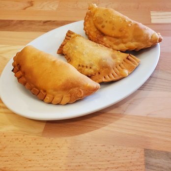 El Cubano - Chicken and beef empanadas - Cuban Near Me - Valencia, California El Cubano - Chicken and beef empanadas - Cuban Near Me - Valencia, California