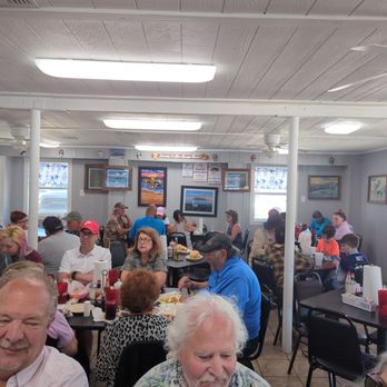 Starfish Restaurant - Everyone on Grand Isle comes after church. - Seafood Near Me - Grand Isle, Louisiana Starfish Restaurant - Everyone on Grand Isle comes after church. - Seafood Near Me - Grand Isle, Louisiana