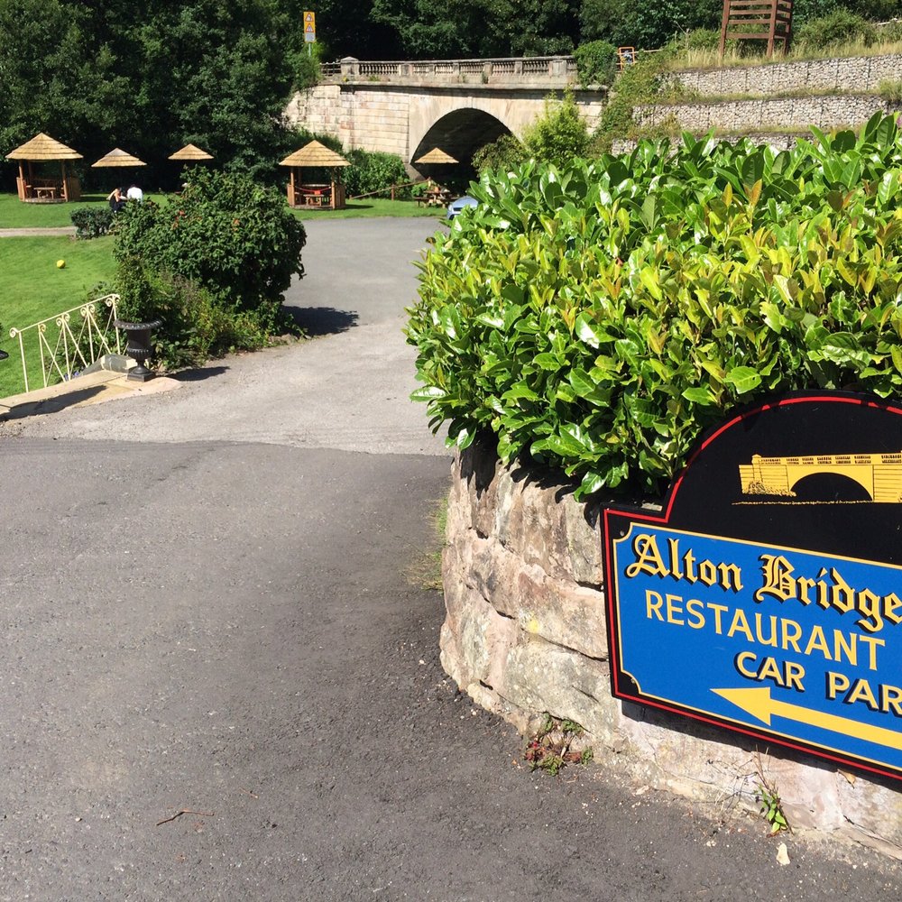 Alton Bridge Hotel - Car park and riverside garden - Hotels Near Me - Stoke-on-Trent, STS