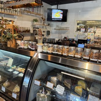 Picasso Moments Bakery - Bakeries Near Me - Orlando, Florida