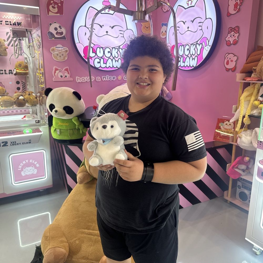 Lucky Claw - Too cool! - Arcades Near Me - Rancho Cucamonga, California
