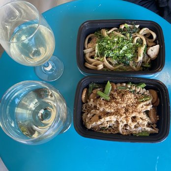 Red Panda Noodle - Top: garlic udon with chicken Bottom: goomba noodles - Noodles Near Me - Orlando, Florida