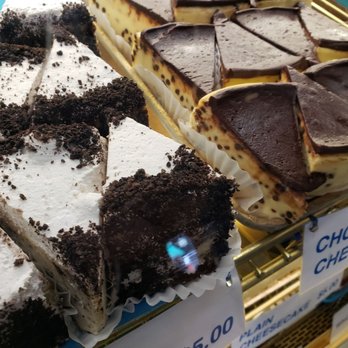 Mike's Pastry - Bakeries Near Me - Boston, Massachusetts