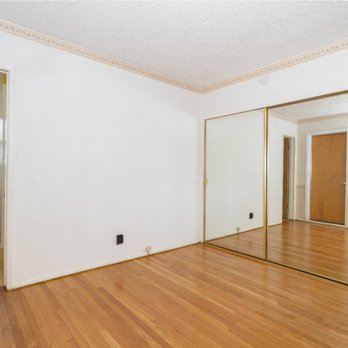 OB Floors - an empty room with wooden floors - Flooring Near Me - Reseda, California OB Floors - an empty room with wooden floors - Flooring Near Me - Reseda, California