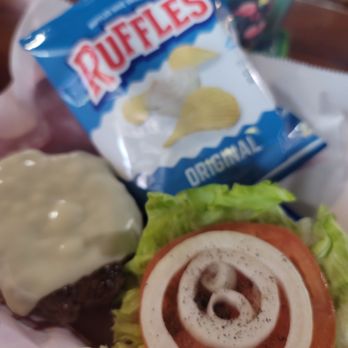 Goose's Sports Bar - Cheeseburger - Sports Bars Near Me - Largo, Florida