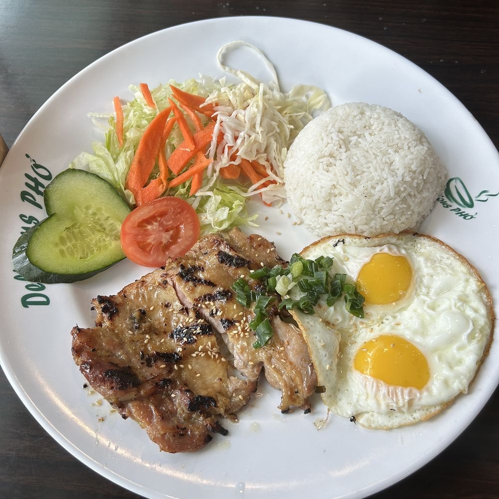 Delicious Pho - Chicken fried egg combo - Vietnamese Near Me - Vancouver, British Columbia