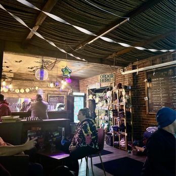 Bushel & Bee Taproom - Cideries Near Me - Leavenworth, Washington Bushel & Bee Taproom - Cideries Near Me - Leavenworth, Washington