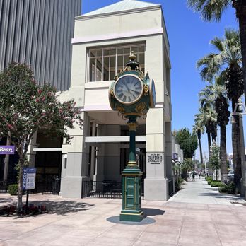 Main Street Pedestrian Mall - Shopping Centers Near Me - Riverside, California Main Street Pedestrian Mall - Shopping Centers Near Me - Riverside, California