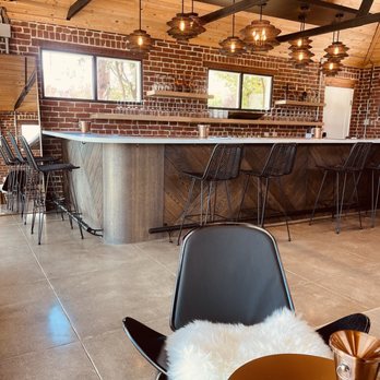 WOO GIRL! Cellars - Interior tasting room lounge chairs - Wine Tasting Room Near Me - Acampo, California