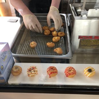 Dapper Doughnut - Donuts Near Me
