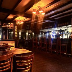 Shakespeare Pub & Grille - Bar area