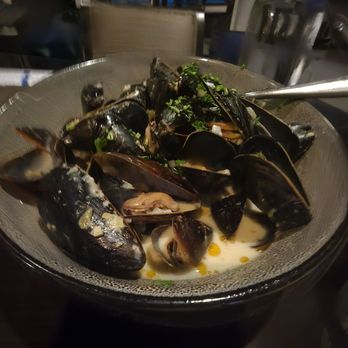 The Berkeley Boathouse - The green curry mussels were flexing! My favorite thing. - Seafood Near Me - Berkeley, California