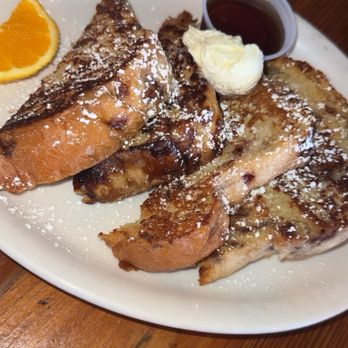 Moke’s Bread And Breakfast - French Toast - Breakfast & Brunch Near Me - Honolulu, Hawaii