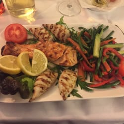 Taverna Ammos - Baby-Calamari mit Lachs