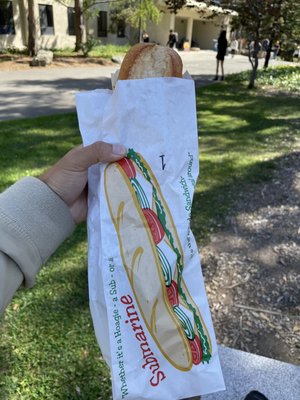 GHÉ bánh mì & rolls by null