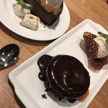Earls Kitchen + Bar - New American Near Me - Somerville, Massachusetts