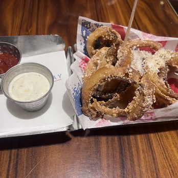 Gordon Ramsay Burger Las Vegas - Onion rings - Burgers Near Me - Las Vegas, Nevada Gordon Ramsay Burger Las Vegas - Onion rings - Burgers Near Me - Las Vegas, Nevada