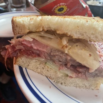 Duke's Grocery - East side brisket - Pubs Near Me - Washington, DC, District of Columbia
