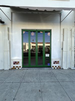 Chainsaw Café by null