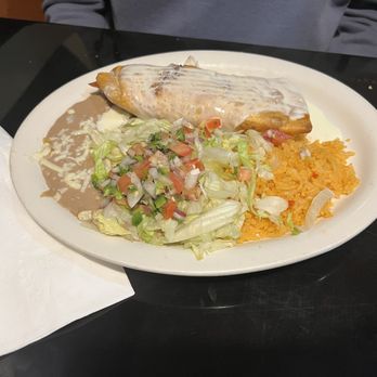 El Mirador Mexican Restaurant - Salad Near Me - Noble, Oklahoma