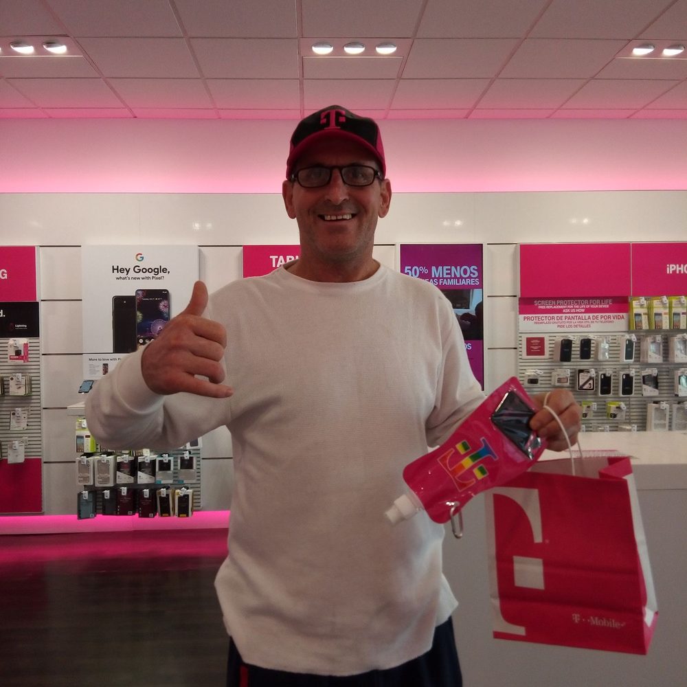 T-Mobile - Again Marlen Ortiz saved my butt my phone got stolen and Marlen Ortiz saved the day. Thanks for the free goodies. - Mobile Phones Near Me - Van Nuys, California