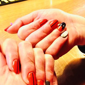 Q Spa - Spooky gel manicure with cats eye polish and hand painted black cats! - Waxing Near Me - San Francisco, California Q Spa - Spooky gel manicure with cats eye polish and hand painted black cats! - Waxing Near Me - San Francisco, California