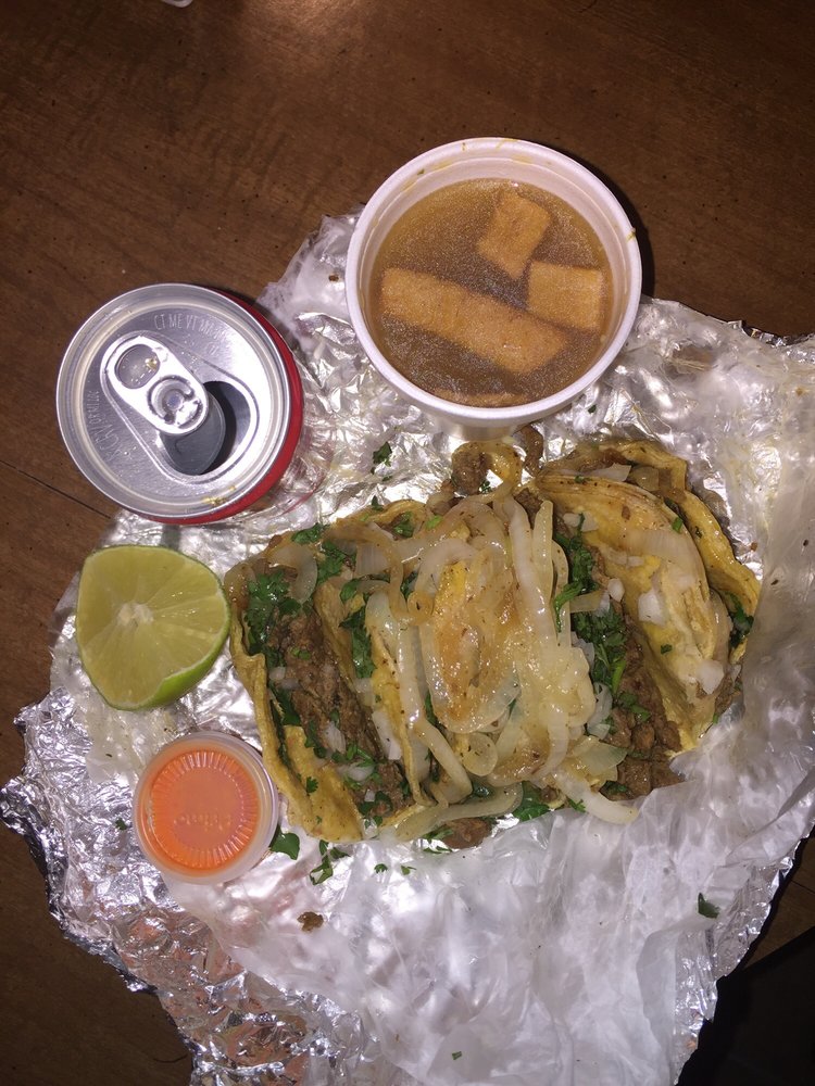 Huichio’s Taqueria — Mexican restaurant in Mercedes