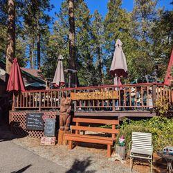 Tommy's Kitchen - The entrance to the deck.