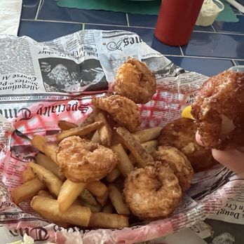 Fishack - Fried Shrimp & Scallops - the scallops were huge! - Seafood Near Me - Vero Beach, Florida
