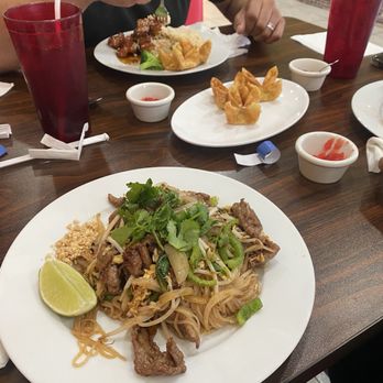 Vietnam Express - Beef Pad Thai, & Crab Rangoons - Asian Fusion Near Me - San Antonio, Texas Vietnam Express - Beef Pad Thai, & Crab Rangoons - Asian Fusion Near Me - San Antonio, Texas