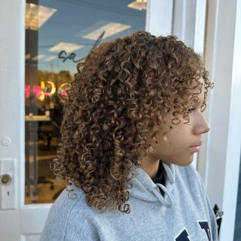 Salon Roman - Healthy bouncy curls - Hair Stylists Near Me - Canonsburg, Pennsylvania