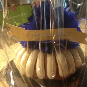 Nothing Bundt Cakes - Beautifully decorated! - Bakeries Near Me - Manhattan Beach, California Nothing Bundt Cakes - Beautifully decorated! - Bakeries Near Me - Manhattan Beach, California