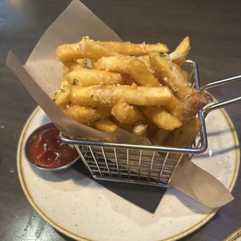 Makers Union - Parmesan Garlic Butter Fries - Pubs Near Me - Reston, Virginia