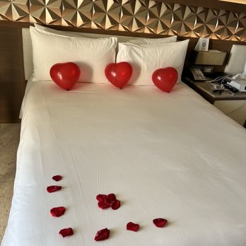 Hyatt Ziva Cancun - Celebrating special event - Hotels Near Me - Cancún, ROO