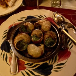 Les escargots de Bourgogne en coquille au beurre la faon des vignerons Les escargots de Bourgogne en coquille au beurre la faon des vignerons