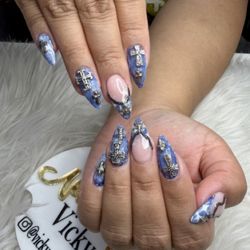 Tiktok Lounge - New set by Vicky