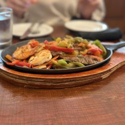 The Grill On Ocean Ave - Surf & Turf Fajitas