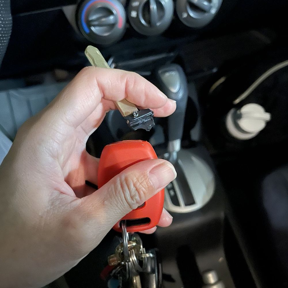 Tommy's Locksmith - Before (key broke from remote) - Keys & Locksmiths Near Me Tommy's Locksmith - Before (key broke from remote) - Keys & Locksmiths Near Me