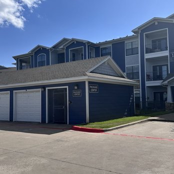 Bexley Anderson Mill - Building, garage and package center - Apartments Near Me - Austin, Texas