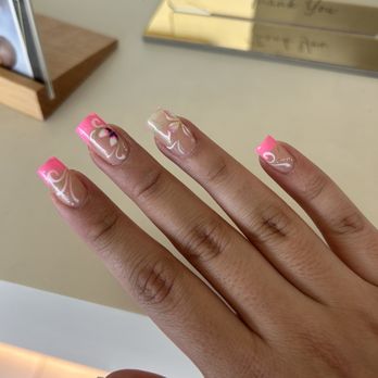 Chloe Nail Lounge - Nail Salons Near Me - Orange, California