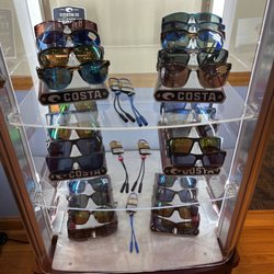 Eye Site of Tampa Bay - Lots of eyeglasses to choose from